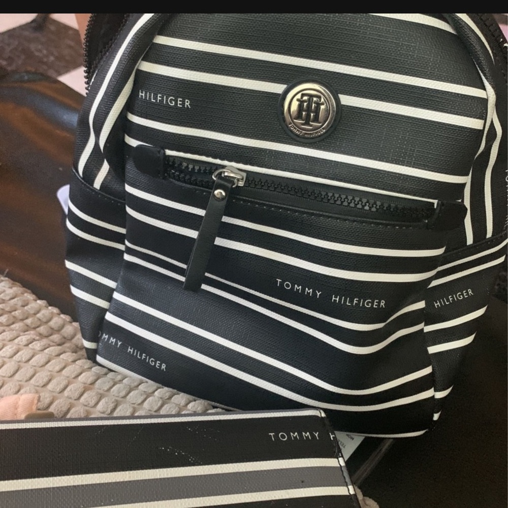 Tommy backpack and wallet
